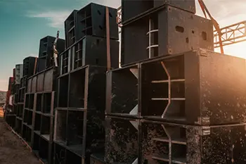 Différences entre la Tribe et la Hardtek : styles musicaux, BPM, culture free party et vinyle